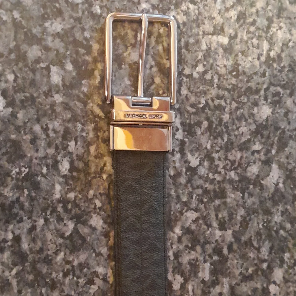 200 - Picture 2 of 4